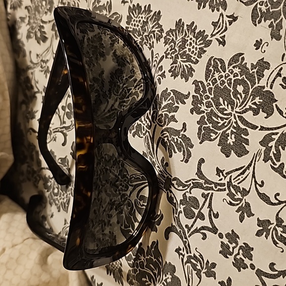 Celine Women Sunglasses tortoise shell color - Picture 1 of 5